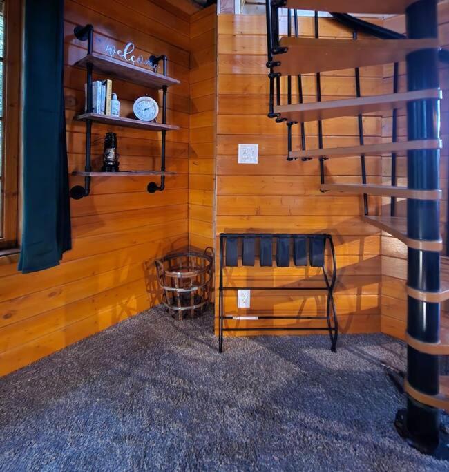 The Eagle'S Nest Treehouse Cabin Palmer Luaran gambar